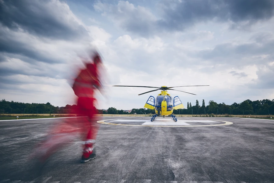 Spodnie ratownicze z dodatkową cyrkulacją powietrza – dla kogo będą najlepsze?